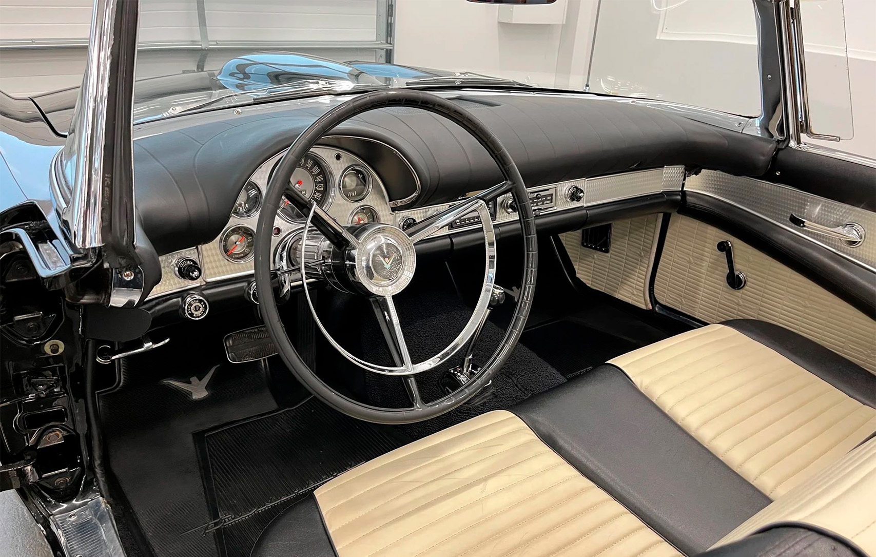 1957 Ford Thunderbird - Image 11