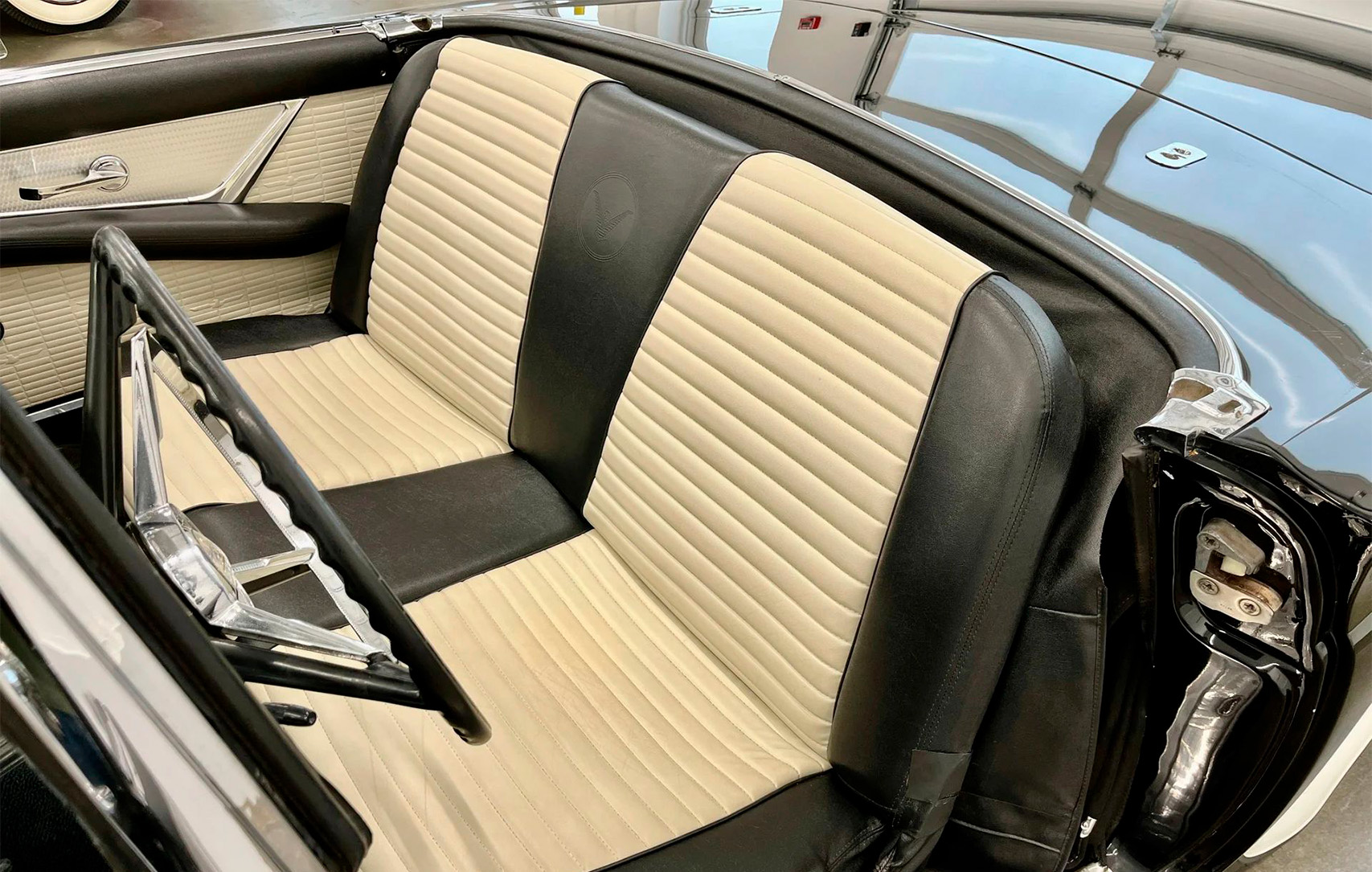 1957 Ford Thunderbird - Image 12