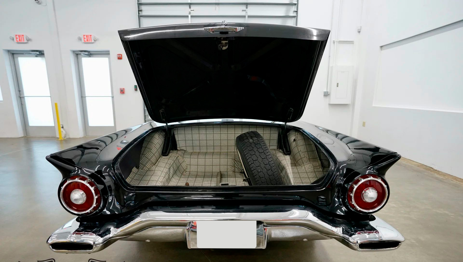 1957 Ford Thunderbird - Image 14