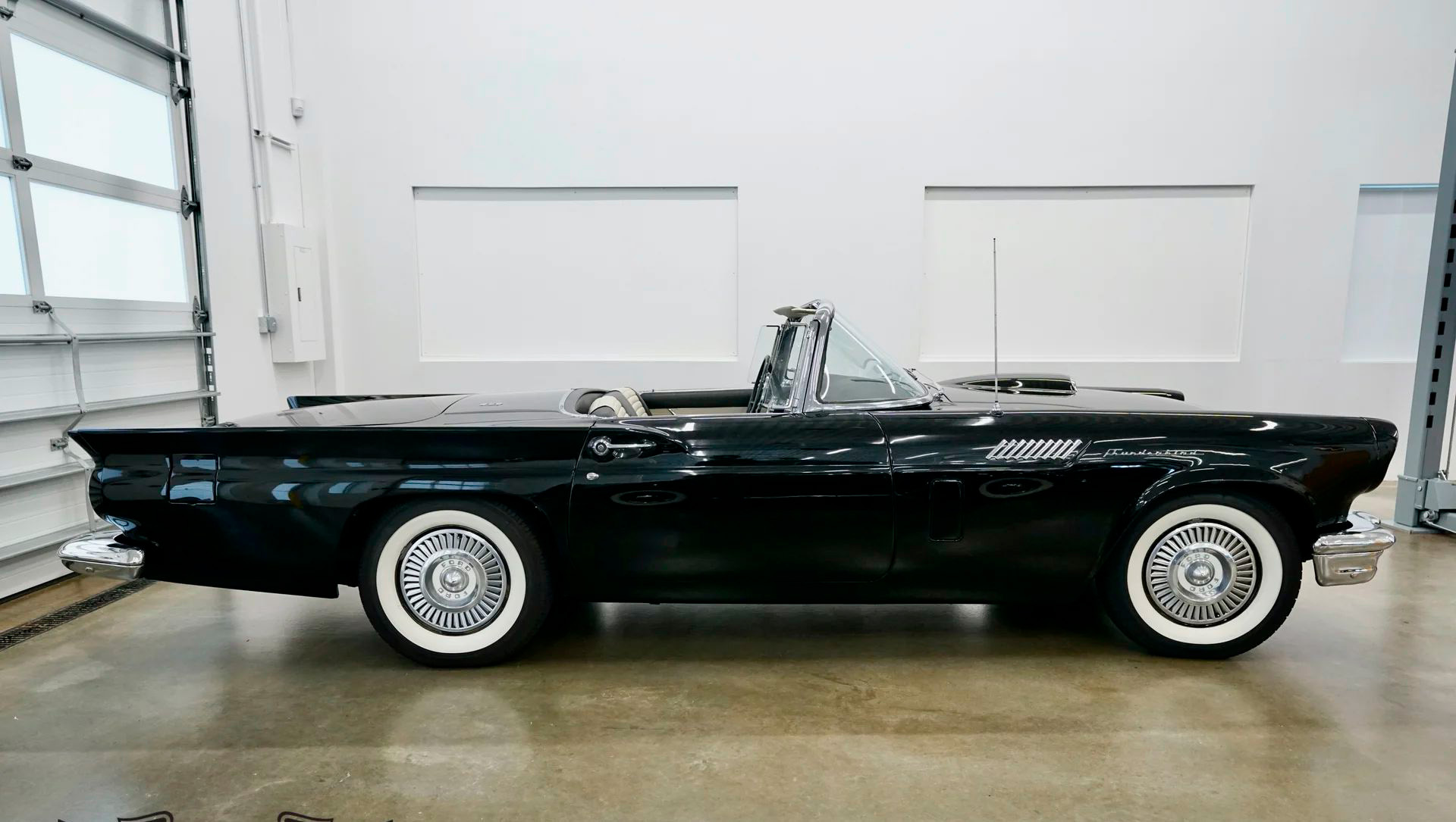 1957 Ford Thunderbird - Image 6